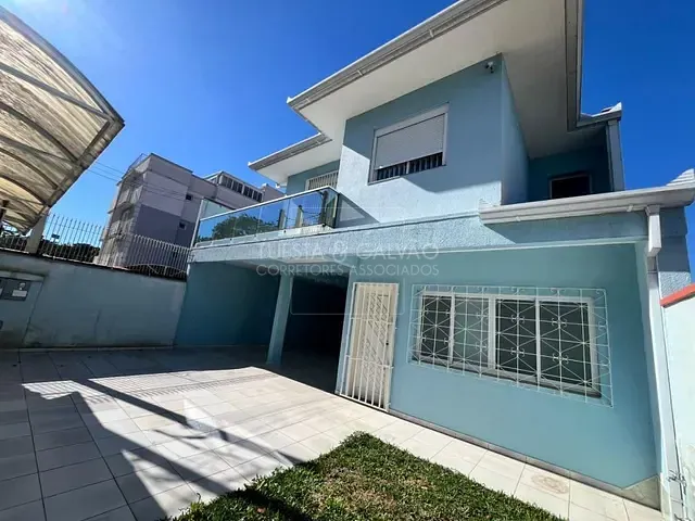 Sobrado com 200m² 4 quartos e 3 banheiros, para alugar, no bairro Boqueirão em Curitiba
