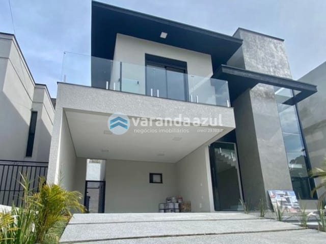 Sobrado com 279m² 4 quartos e 3 banheiros, à venda, no bairro Fazenda Rodeio em Mogi das Cruzes