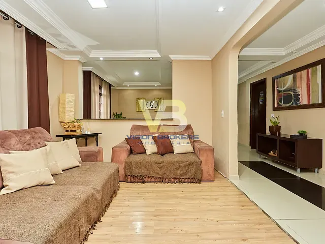Sobrado com 296m² 4 quartos e 3 banheiros, à venda, no bairro Atuba em Pinhais