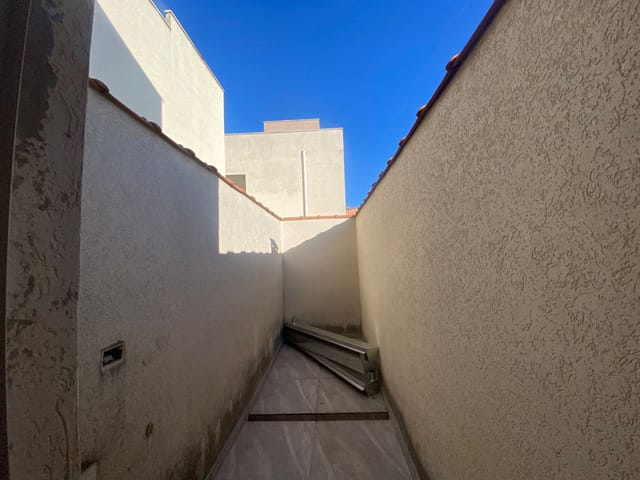 Sobrado com 360m² 2 quartos e 1 banheiro, à venda, no bairro Jardim Kennedy em Poços de Caldas