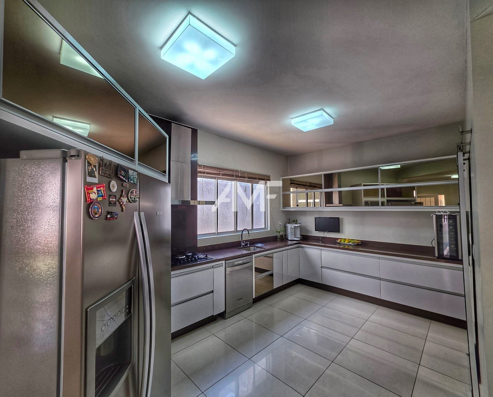 Sobrado, 4 quartos, 352 m² - Foto 4