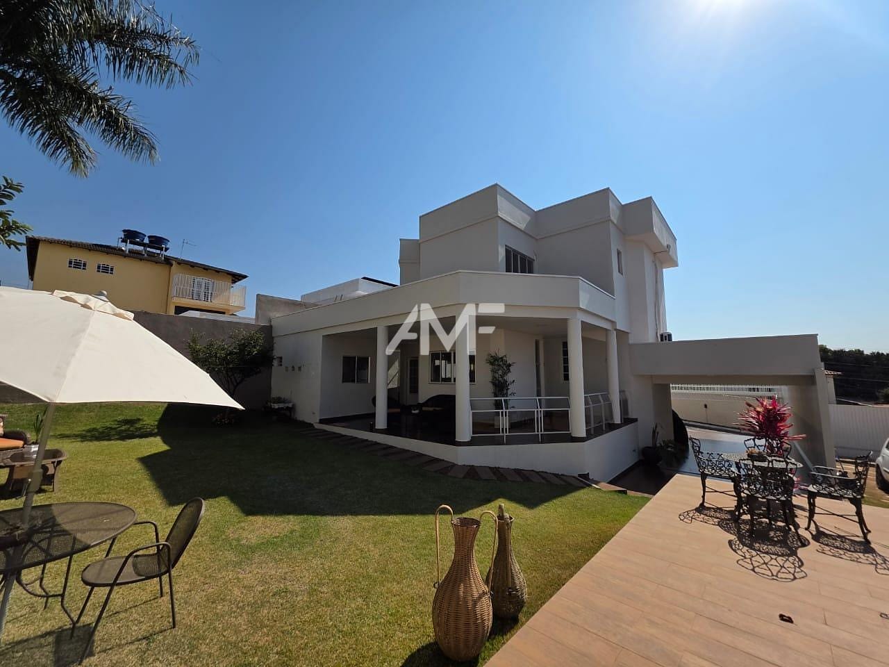 Sobrado, 4 quartos, 352 m² - Foto 1