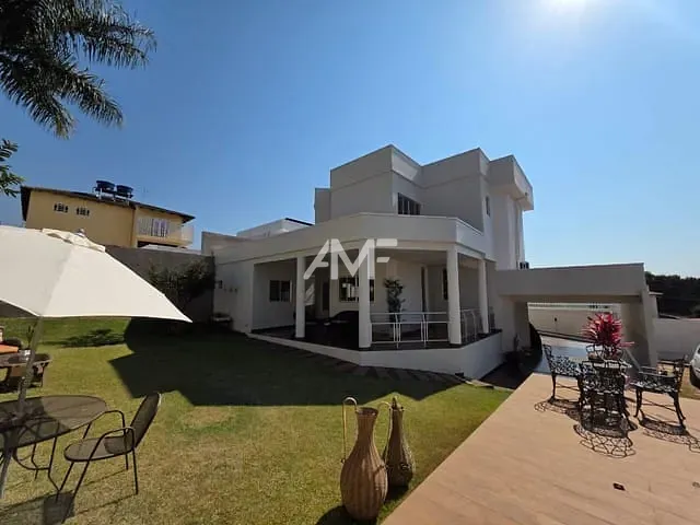 Sobrado com 488m² 4 quartos e 5 banheiros, à venda, no bairro Setor Habitacional Vicente Pires - Trecho 3 em Brasília