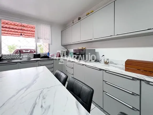 Sobrado com 275m² 6 quartos e 4 banheiros, à venda, no bairro São João em Itajaí