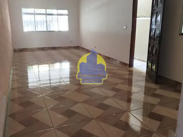 Sobrado com 120m² 4 quartos e 3 banheiros, à venda, no bairro Parque Santa Teresa em Carapicuíba