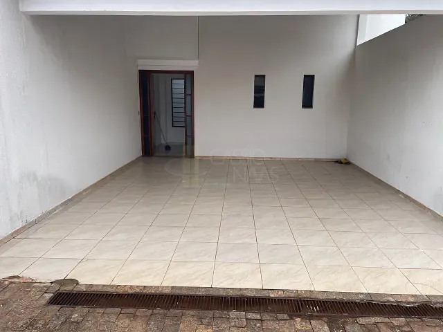 Sobrado com 297m² 3 quartos e 3 banheiros, à venda, no bairro Jardim Por do Sol em Apucarana