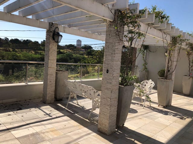 Sobrado com 300m² 2 quartos e 3 banheiros, à venda, no bairro São Joaquim em Franca