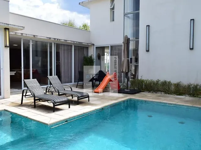 Casa com 900m² 3 quartos e 4 banheiros, à venda, no bairro Jardim Marco Leite em Jundiaí