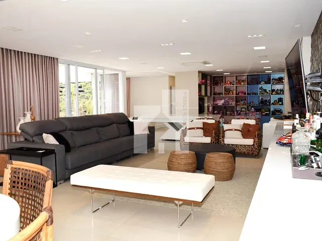 Casa com 900m² 3 quartos e 4 banheiros, à venda, no bairro Jardim Marco Leite em Jundiaí