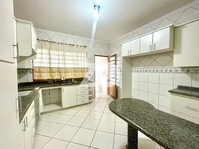 Sobrado com 330m² 3 quartos e 4 banheiros, à venda, no bairro Jardim Terra Branca em Bauru