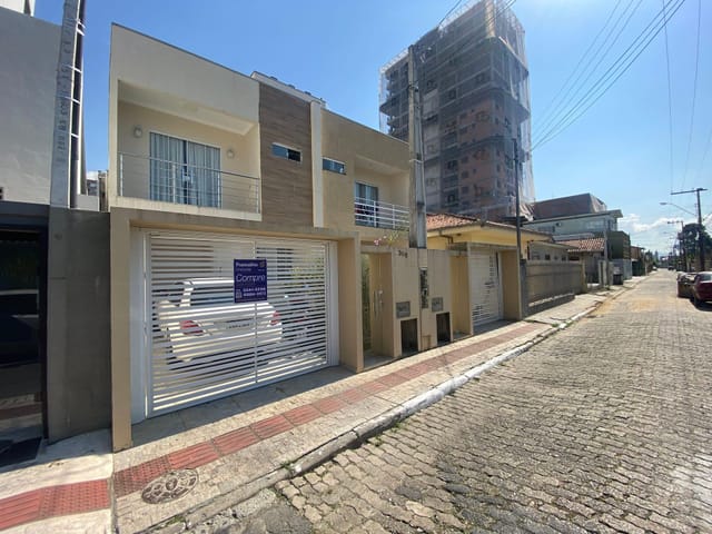 Sobrado com 90m² 2 quartos e 2 banheiros, à venda, no bairro Centro em Itajaí