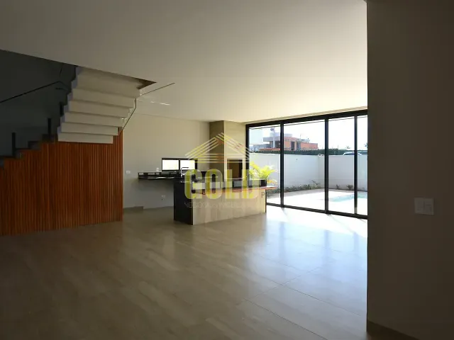 Sobrado 3 quartos e 5 banheiros, à venda, no bairro Gleba Simon Frazer em Londrina