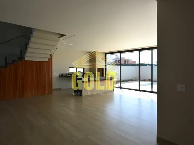 Sobrado 3 quartos e 5 banheiros, à venda, no bairro Gleba Simon Frazer em Londrina