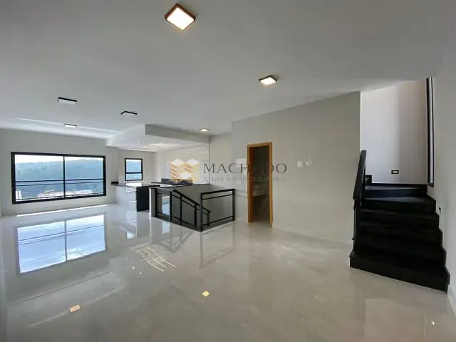 Sobrado com 191m² 3 quartos e 5 banheiros, à venda, no bairro Portais (Polvilho) em Cajamar