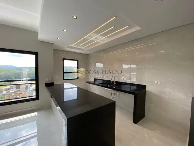 Sobrado com 191m² 3 quartos e 5 banheiros, à venda, no bairro Portais (Polvilho) em Cajamar