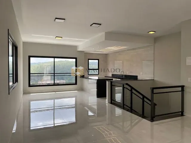 Sobrado com 191m² 3 quartos e 5 banheiros, à venda, no bairro Portais (Polvilho) em Cajamar