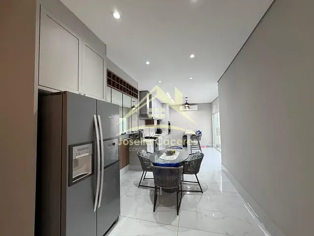 Sobrado com 240m² 3 quartos e 4 banheiros, à venda, no bairro Barra do Pari em Cuiabá