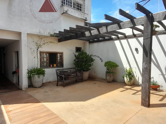Sobrado com 360m² 5 quartos e 5 banheiros, para alugar, no bairro Cidade Nova em Franca