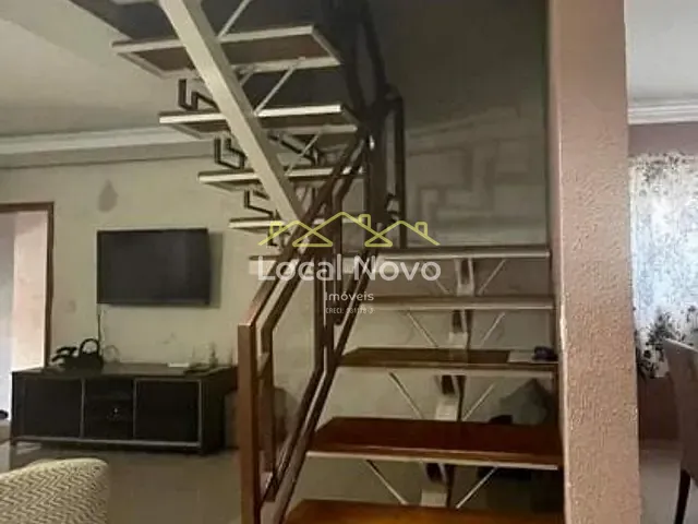 Sobrado com 7m² 3 quartos e 3 banheiros, à venda, no bairro Nova Cerejeiras em Atibaia
