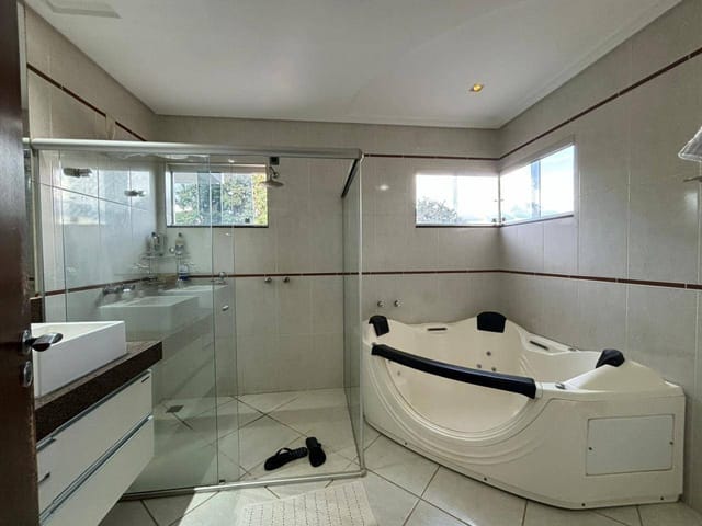 Sobrado com 616m² 4 quartos e 5 banheiros, à venda, no bairro Cidade Vera Cruz - Jardins Viena em Aparecida de Goiânia