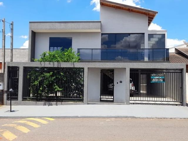 Sobrado com 250m² 3 quartos e 2 banheiros, à venda, no bairro Jardim Imperatriz em Cambé