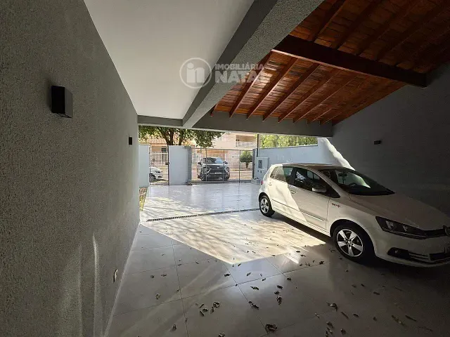 Sobrado com 427m² 2 quartos e 3 banheiros, à venda, no bairro Andrade em Londrina