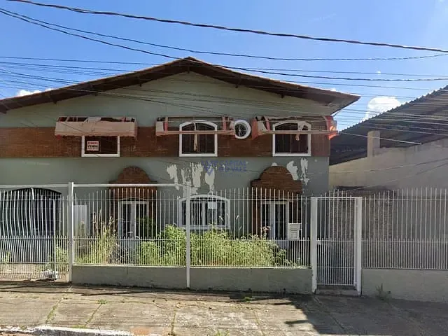 Sobrado com 250m² 3 quartos e 2 banheiros, à venda, no bairro Jardim Diamante em São José dos Campos
