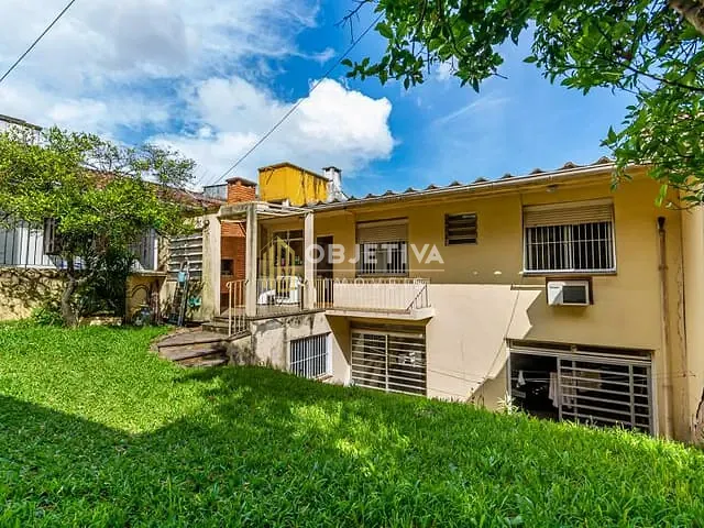 Sobrado 3 quartos e 3 banheiros, à venda, no bairro Chácara das Pedras em Porto Alegre