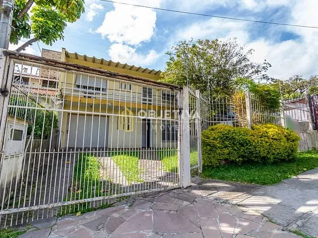 Sobrado 3 quartos e 3 banheiros, à venda, no bairro Chácara das Pedras em Porto Alegre