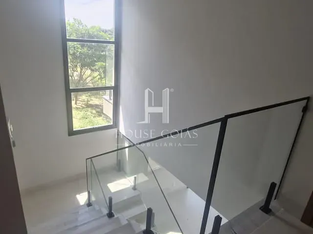 Sobrado com 210m² 3 quartos e 3 banheiros, à venda, no bairro Condomínio dos Dourados em Goiânia