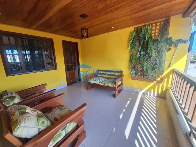 Sobrado 3 quartos e 2 banheiros, para alugar, no bairro São José do Imbassaí em Maricá