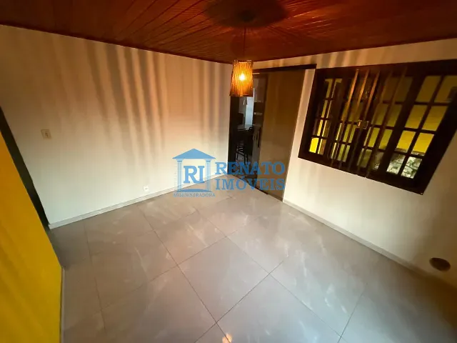 Sobrado 3 quartos e 2 banheiros, para alugar, no bairro São José do Imbassaí em Maricá