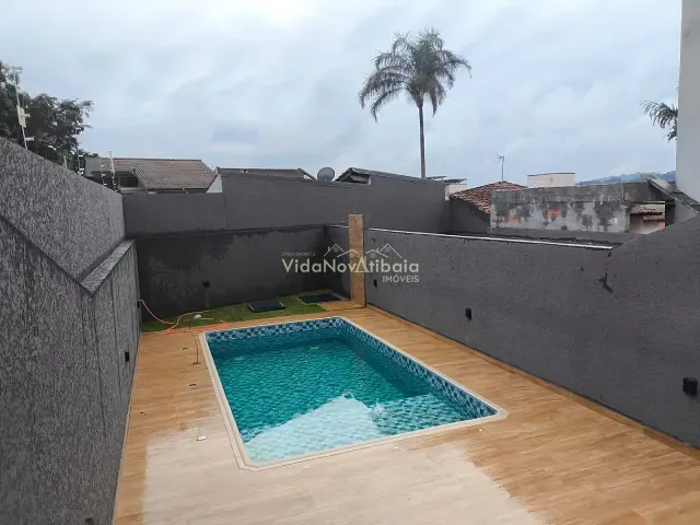 Sobrado com 232m² 3 quartos e 5 banheiros, à venda ou para alugar, no bairro Nova Gardênia em Atibaia