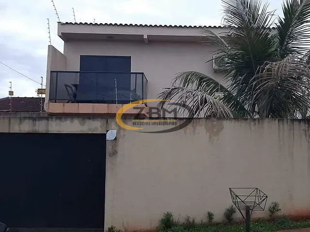 Casa com 260m² 3 quartos e 3 banheiros, à venda, no bairro Califórnia em Londrina