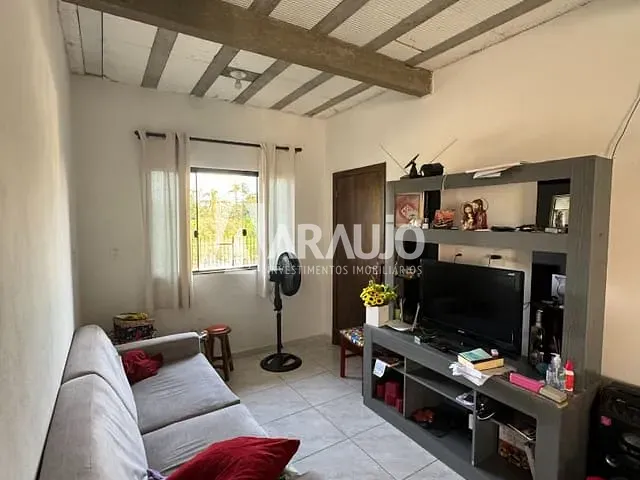Sobrado com 300m² 3 quartos e 1 banheiro, à venda, no bairro Murta em Itajaí