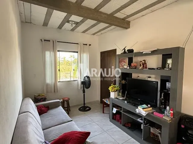 Sobrado com 300m² 3 quartos e 1 banheiro, à venda, no bairro Murta em Itajaí