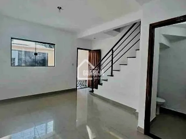 Sobrado com 370m² 2 quartos e 2 banheiros, à venda, no bairro Vila Santa Rosa em Guarujá