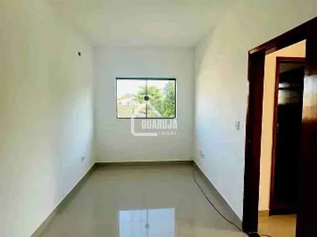 Sobrado com 370m² 2 quartos e 2 banheiros, à venda, no bairro Vila Santa Rosa em Guarujá