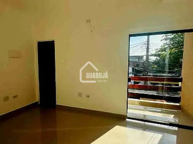 Sobrado com 370m² 2 quartos e 2 banheiros, à venda, no bairro Vila Santa Rosa em Guarujá