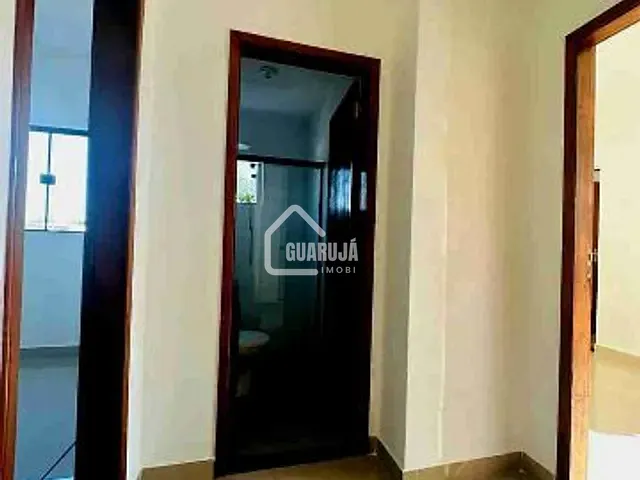 Sobrado com 370m² 2 quartos e 2 banheiros, à venda, no bairro Vila Santa Rosa em Guarujá