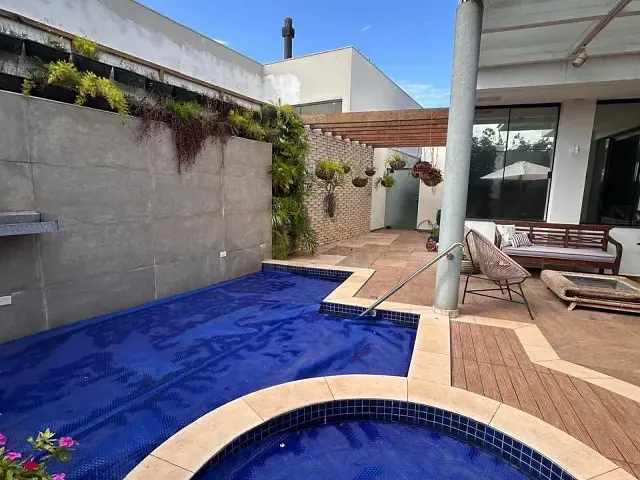 Sobrado 3 quartos e 4 banheiros, à venda, no bairro Jardim Espanha em Apucarana