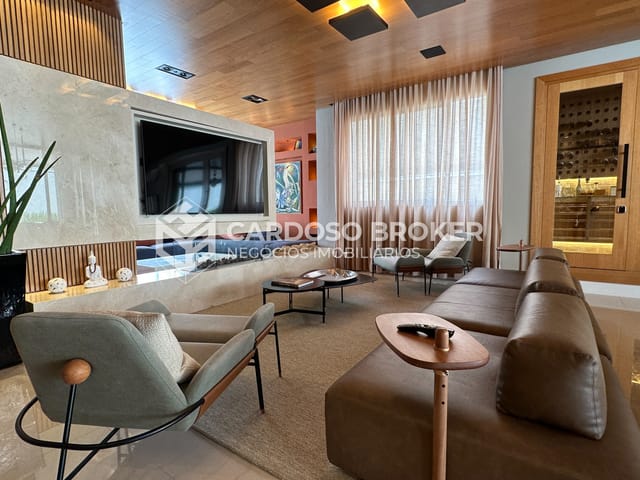 Sobrado com 517m² 4 quartos e 6 banheiros, à venda, no bairro Alphaville em Santana de Parnaíba