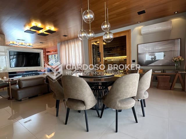 Sobrado com 517m² 4 quartos e 6 banheiros, à venda, no bairro Alphaville em Santana de Parnaíba