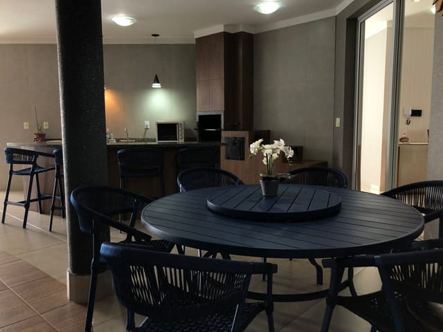 Sobrado com 368m² 3 quartos e 5 banheiros, à venda, no bairro Residencial Amazonas em Franca