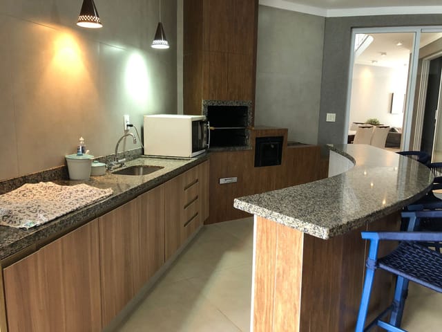 Sobrado com 368m² 3 quartos e 5 banheiros, à venda, no bairro Residencial Amazonas em Franca