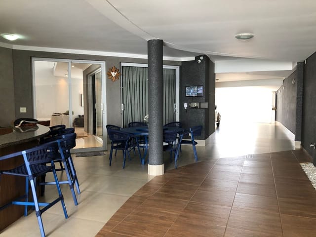 Sobrado com 368m² 3 quartos e 5 banheiros, à venda, no bairro Residencial Amazonas em Franca