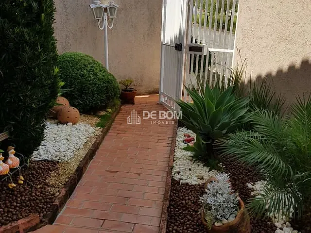 Sobrado com 210m² 3 quartos e 3 banheiros, à venda, no bairro Jardim Amaryllis em Poços de Caldas