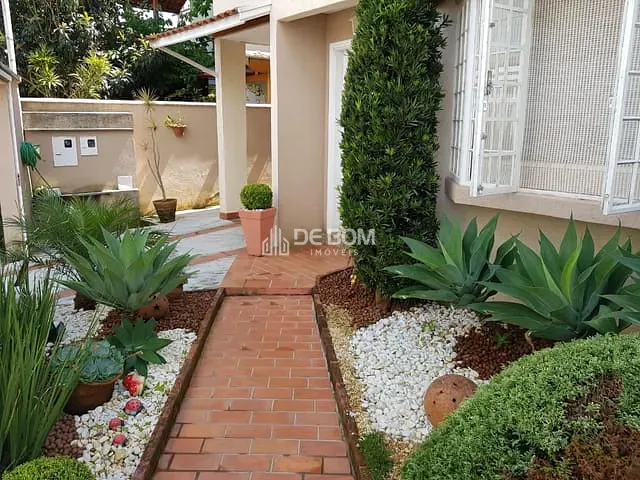 Sobrado com 210m² 3 quartos e 3 banheiros, à venda, no bairro Jardim Amaryllis em Poços de Caldas