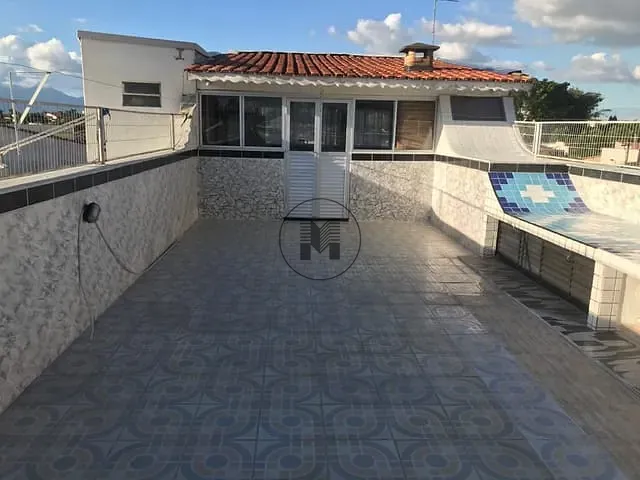 Sobrado 2 quartos e 4 banheiros, à venda, no bairro Olaria em Lorena