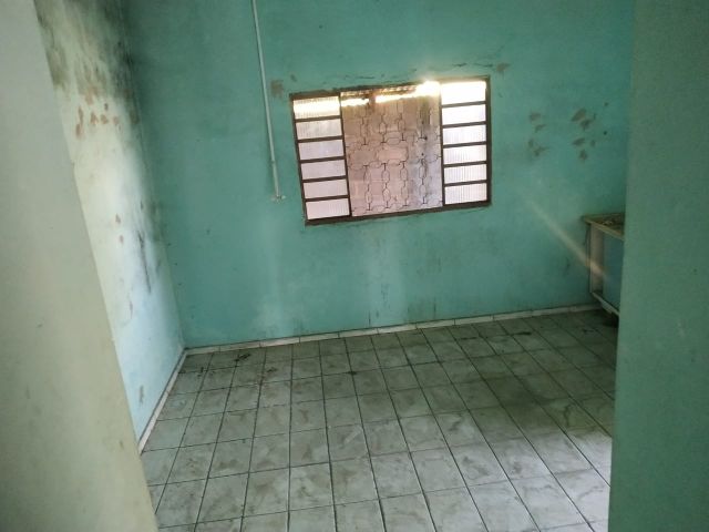 Sobrado com 250m² 3 quartos e 2 banheiros, à venda, no bairro Conjunto Residencial Araretama em Pindamonhangaba